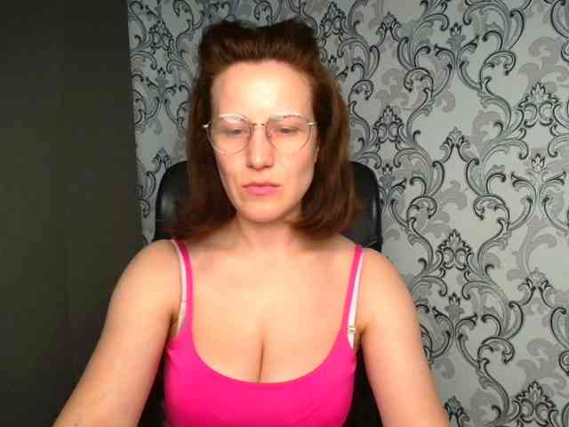 BellaKisss1 webcam
