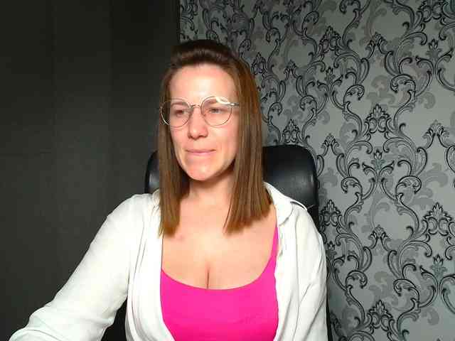 BellaKisss1 webcam
