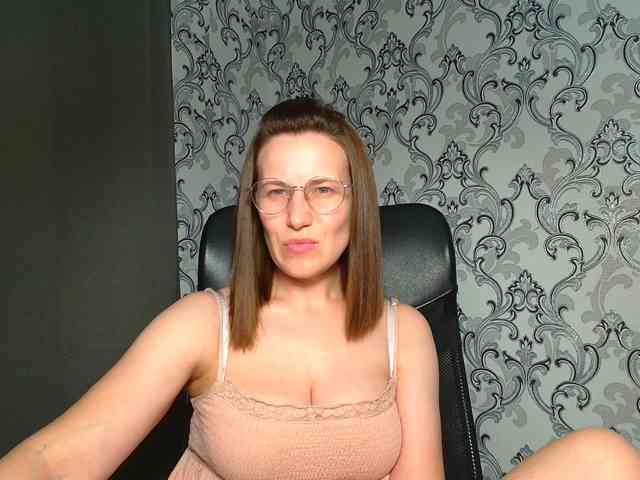 BellaKisss1 webcam