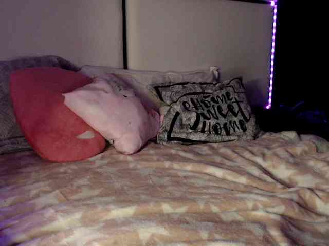 CelesteLye webcam