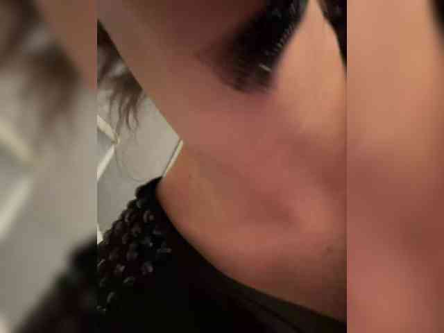 NumberOneWoman webcam