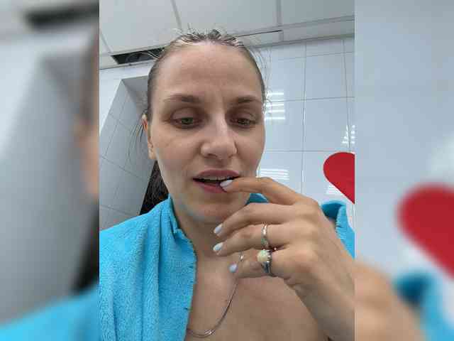 NumberOneWoman webcam