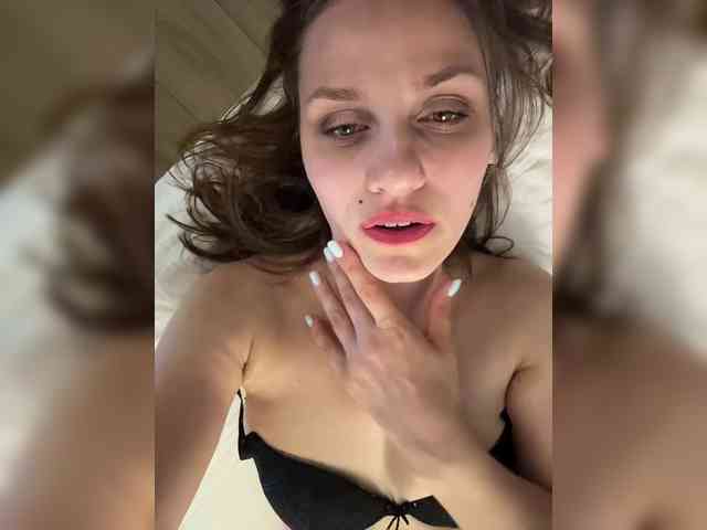 NumberOneWoman webcam