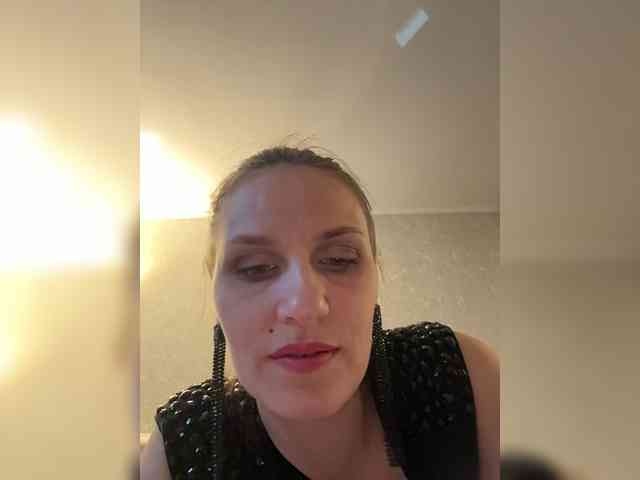 NumberOneWoman webcam