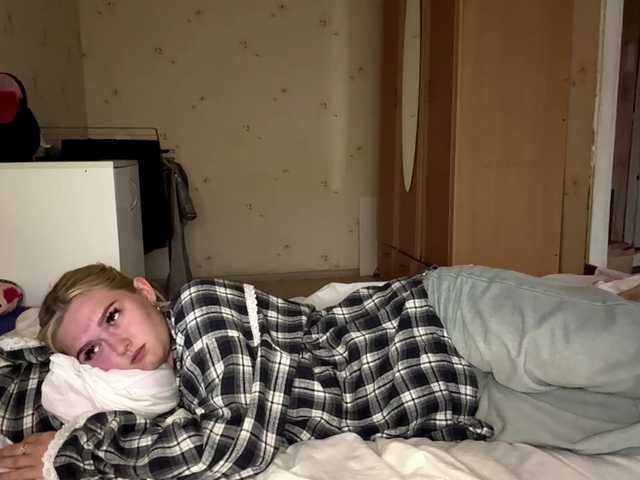 DulcieDrinkall live cam on BongaCams