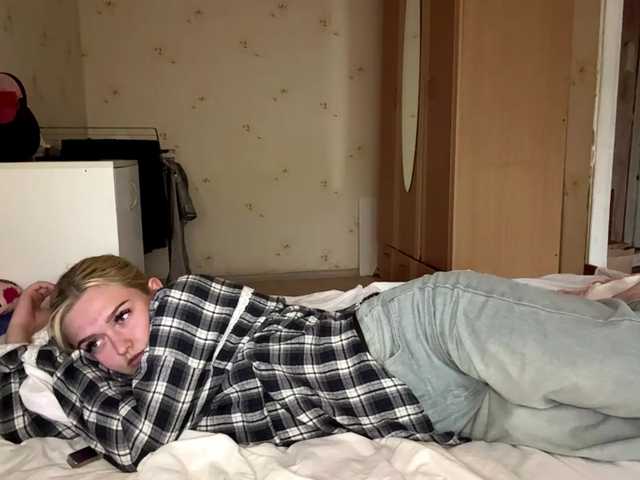 DulcieDrinkall, 18 y/o - Live Cam on BongaCams