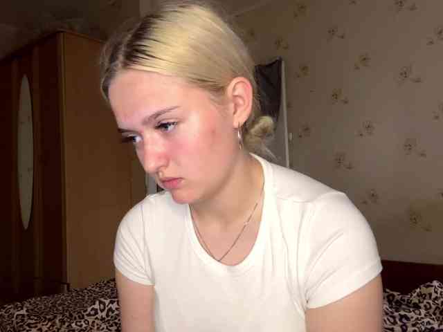 DulcieDrinkall webcam