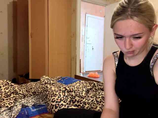 DulcieDrinkall Live Webcam on BongaCams
