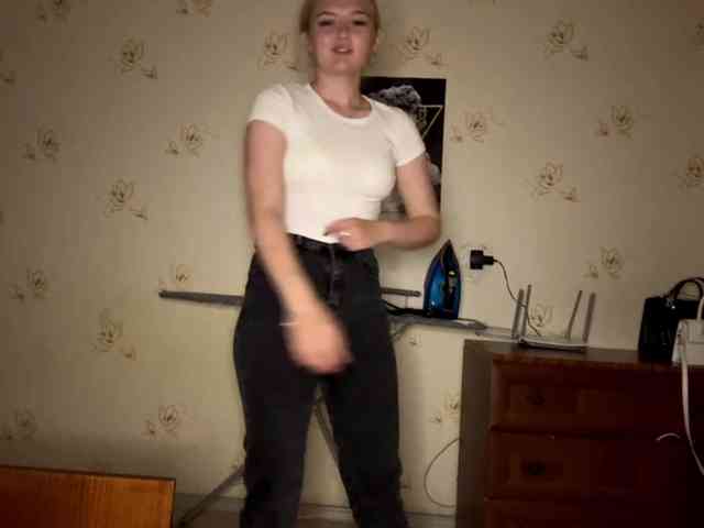 DulcieDrinkall webcam