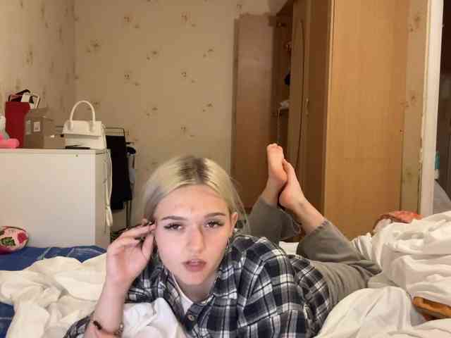 DulcieDrinkall webcam