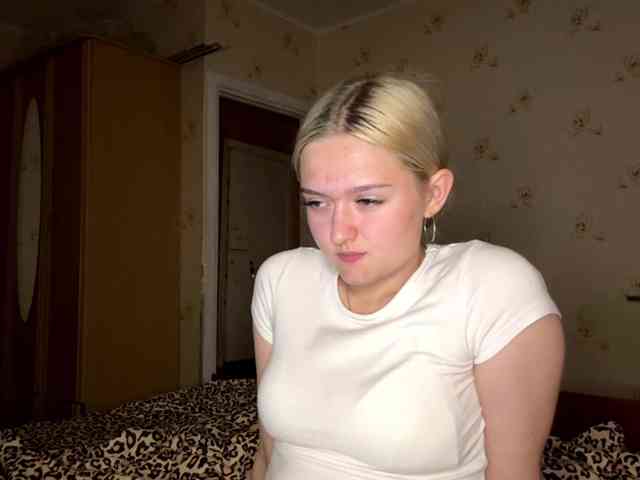 DulcieDrinkall webcam