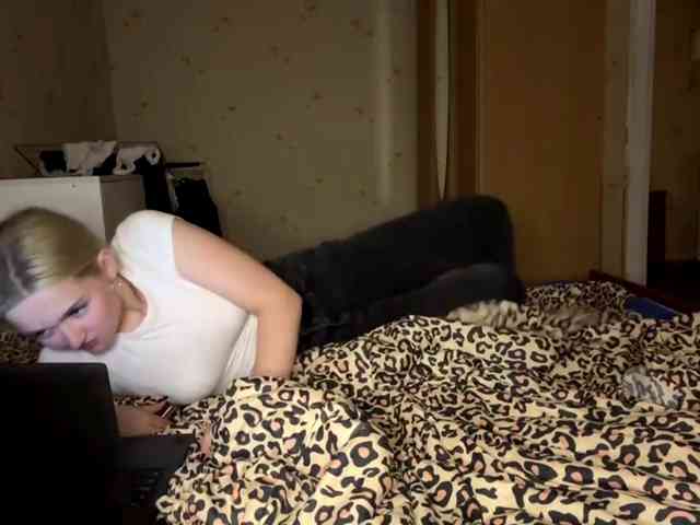 DulcieDrinkall webcam