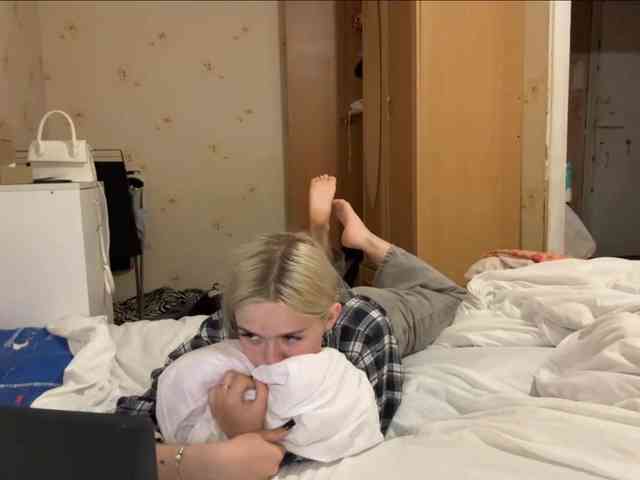 DulcieDrinkall webcam