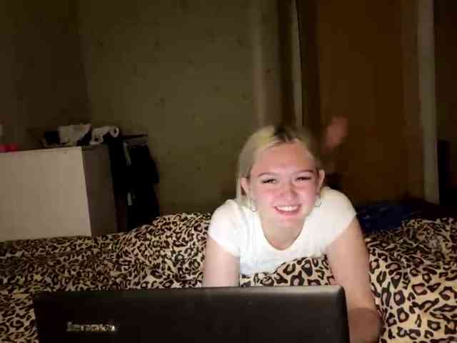 DulcieDrinkall webcam