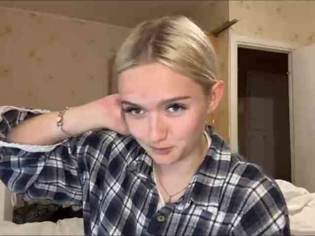 DulcieDrinkall webcam