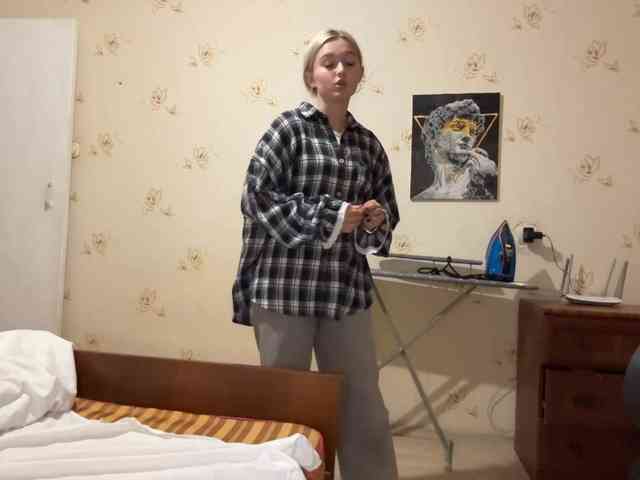 DulcieDrinkall webcam