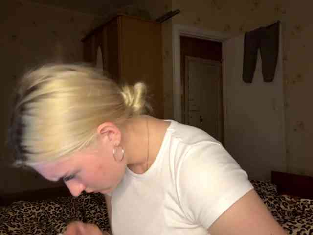 DulcieDrinkall webcam