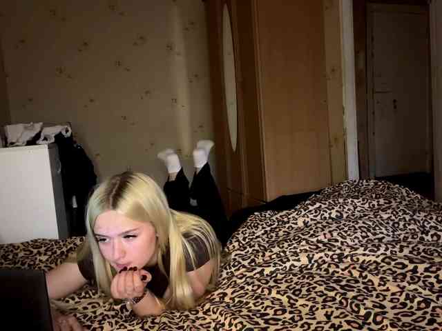 DulcieDrinkall webcam