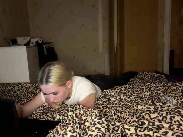 DulcieDrinkall webcam