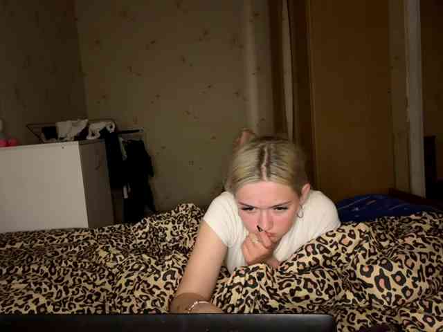 DulcieDrinkall webcam