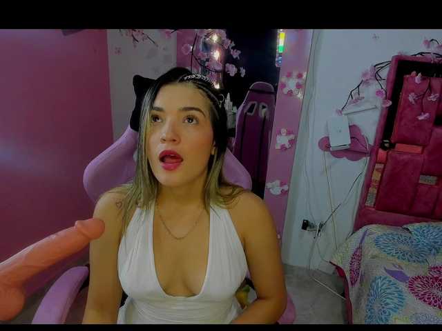 sara-candy live cam on BongaCams