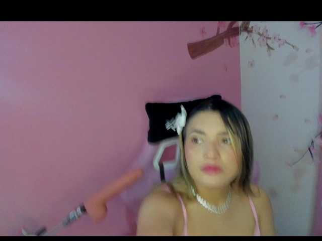 sara-candy live cam on BongaCams