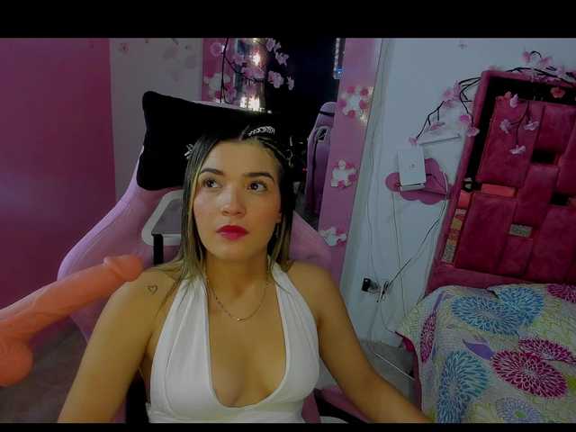 sara-candy live cam on BongaCams