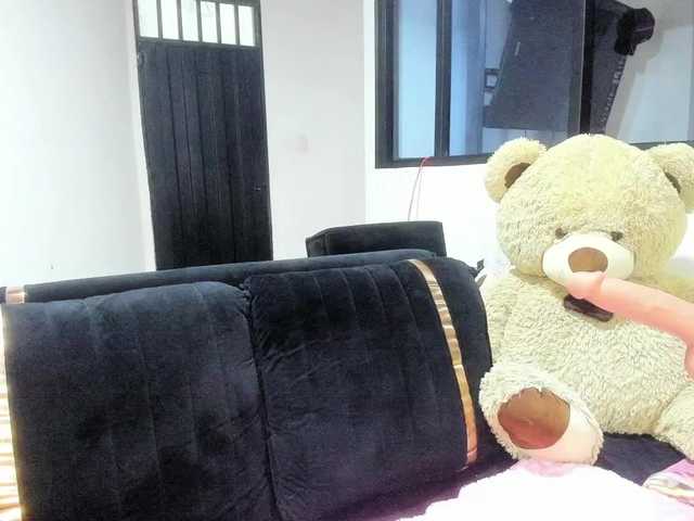 sara-candy live cam on BongaCams