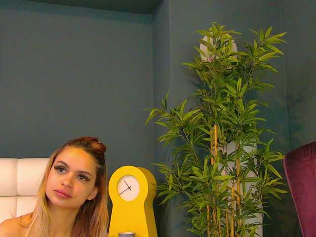 Tiny-Tease live cam on UnifiedCams