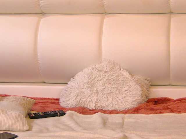Tiny-Tease live webcam show