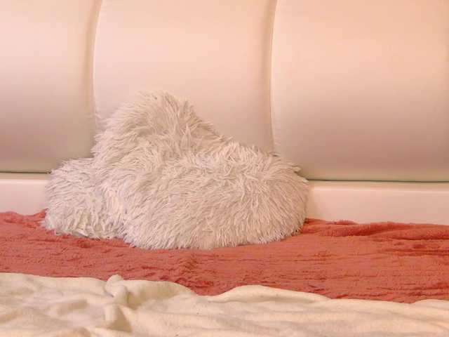tiny-tease cam belle