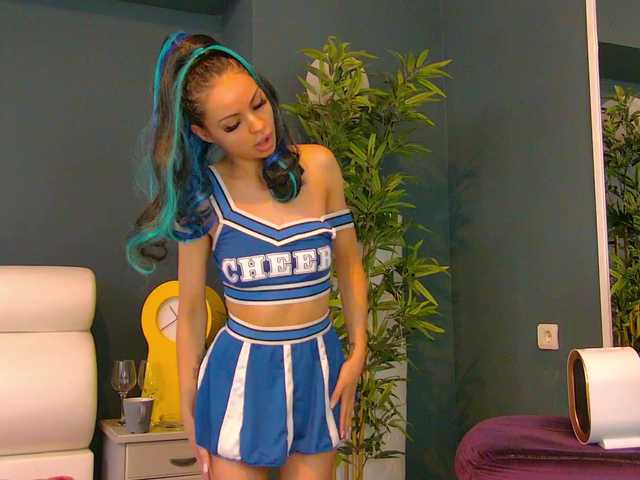 tiny-tease live sex show