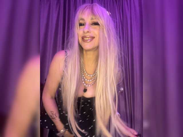 Alia666BFD live cam on BongaCams