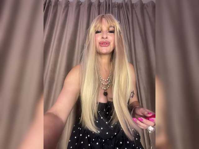 Alia666BFD live cam on BongaCams