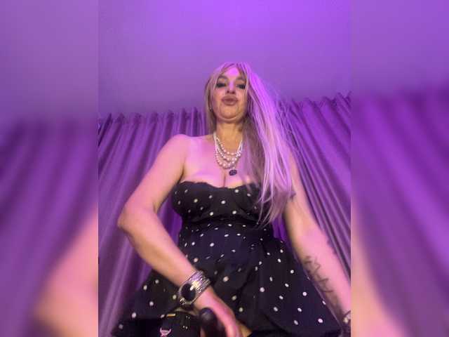 Alia666BFD live cam on BongaCams