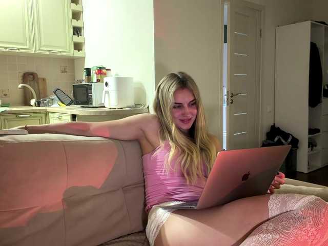 MissyKissy live cam on BongaCams