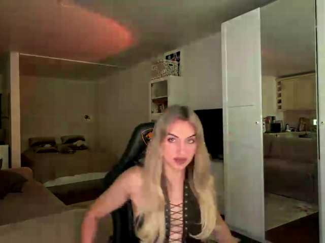 MissyKissy webcam