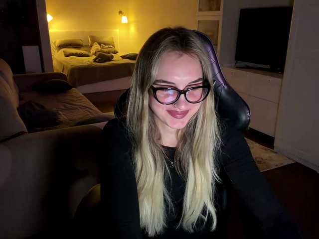 MissyKissy live cam on BongaCams