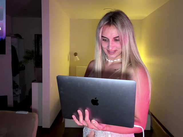 MissyKissy live cam on BongaCams
