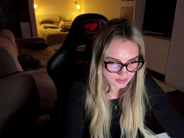 MissyKissy live cam on BongaCams