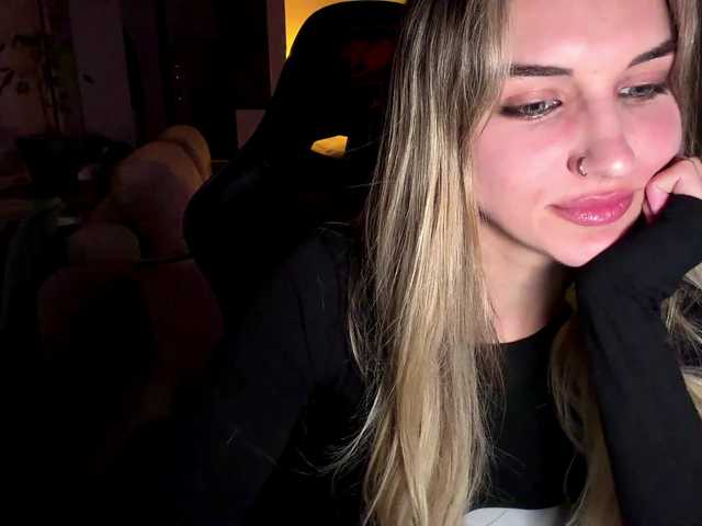 MissyKissy live cam on BongaCams