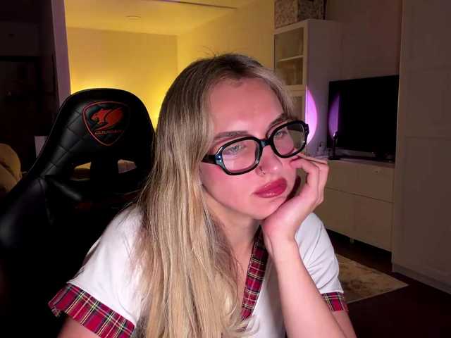 MissyKissy live cam on BongaCams