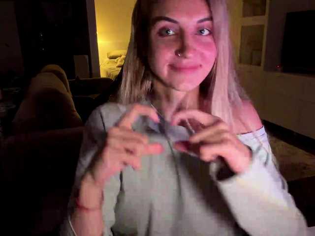 MissyKissy live cam on BongaCams