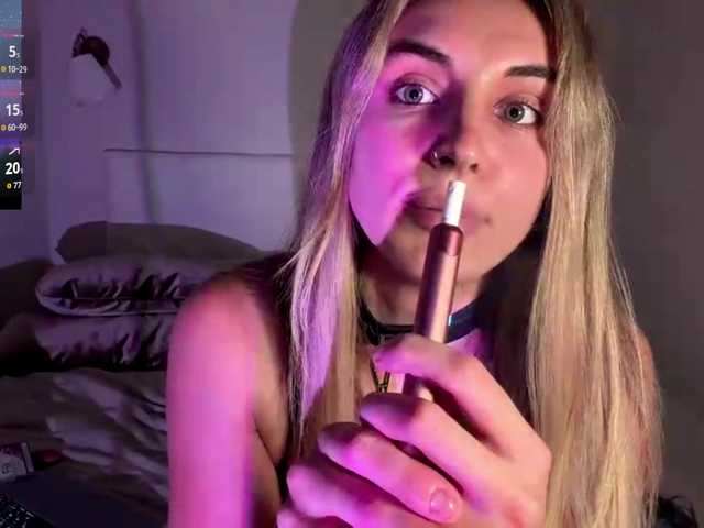 MissyKissy live cam on BongaCams