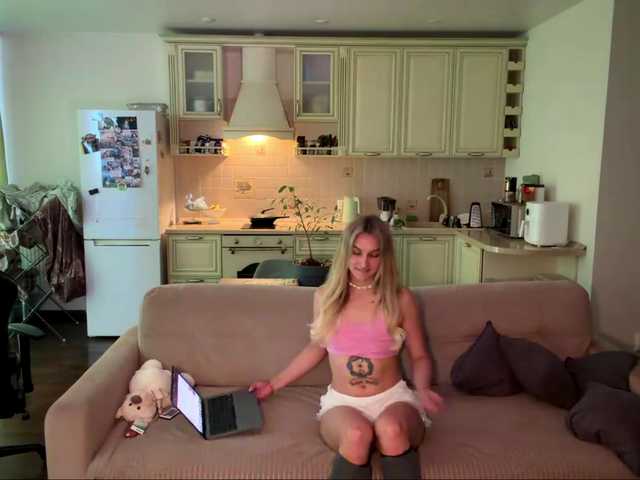 MissyKissy live cam on BongaCams
