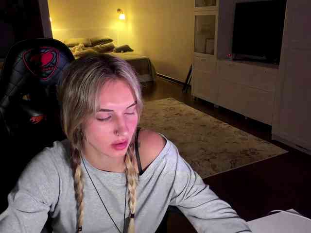 MissyKissy webcam