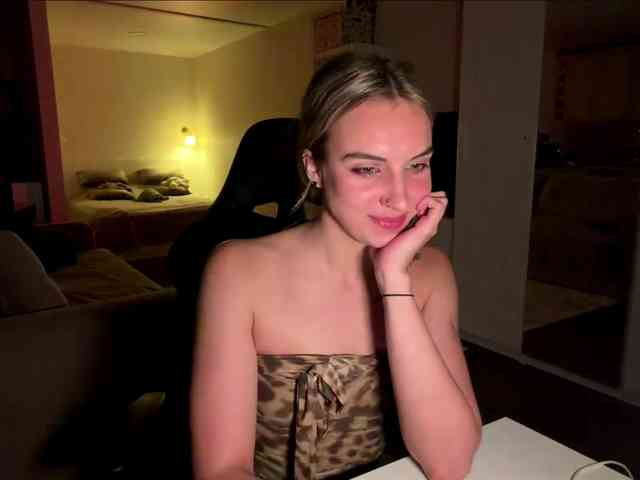 MissyKissy webcam
