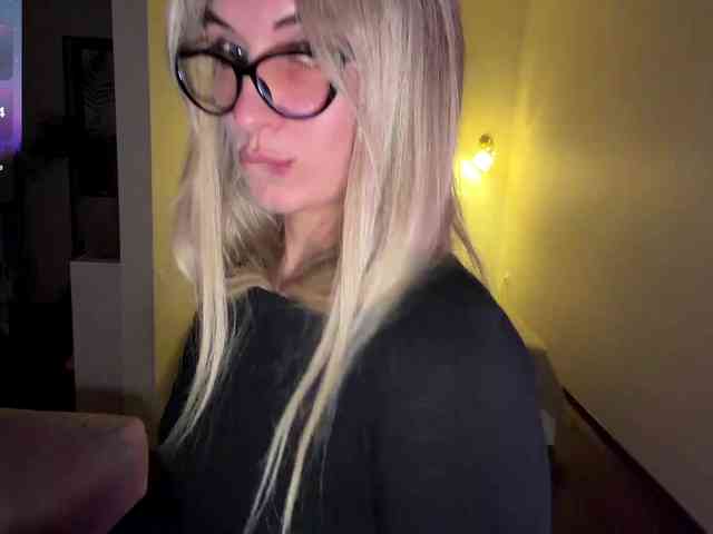 MissyKissy webcam