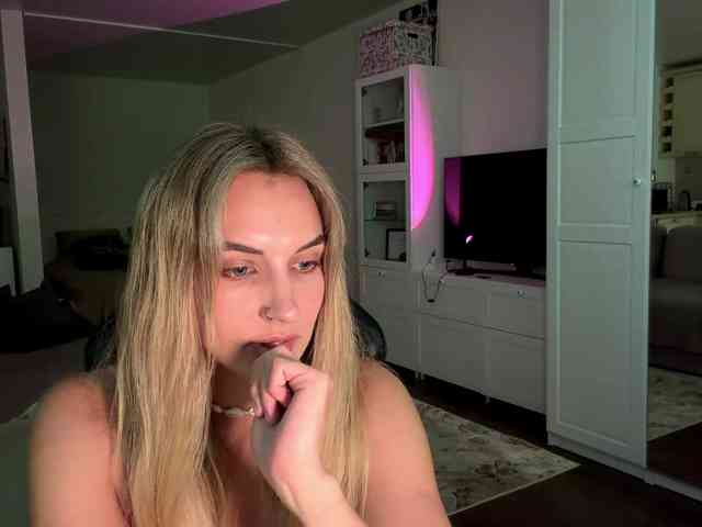 MissyKissy webcam