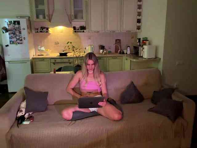 MissyKissy webcam